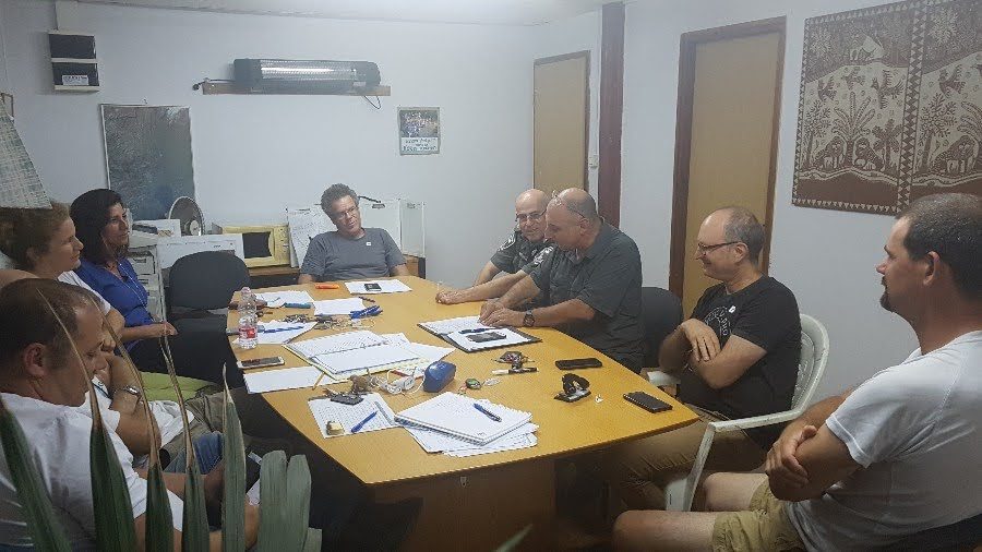 פגישה – 2018